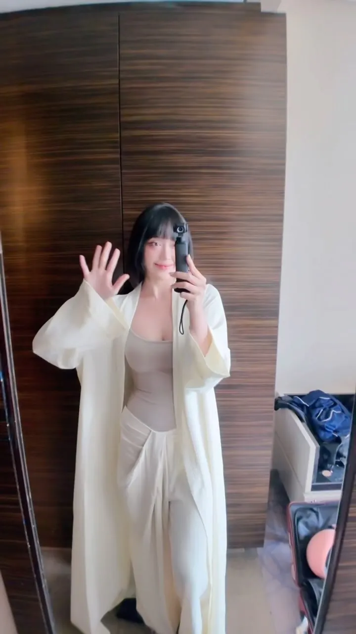 Amara Ui - amara-ui-sexy-6.webp